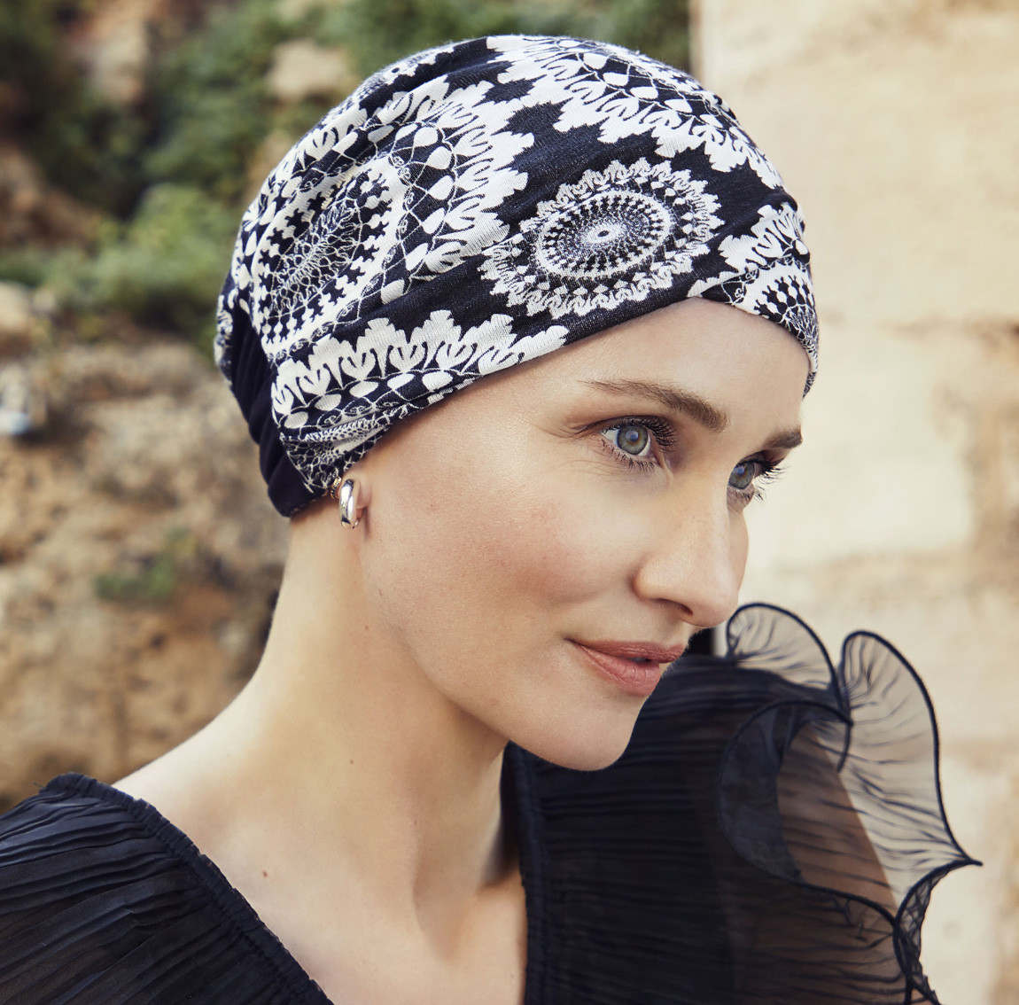 bonnet-chimio-amia-lin-mandala-noir-1522-0818-house-of-christine-headwear